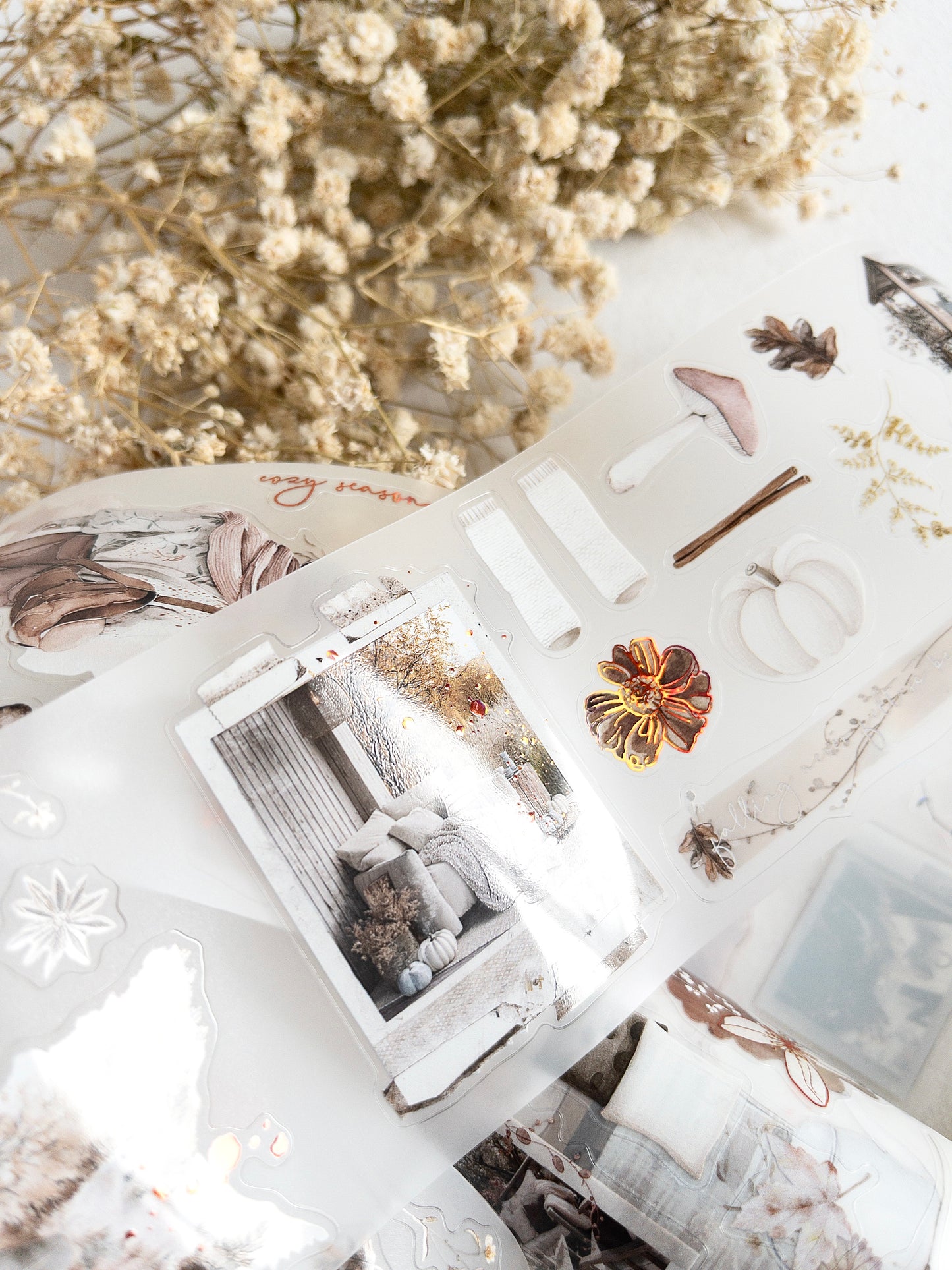 Foiled pre-cut PET tape: Autumn's pause
