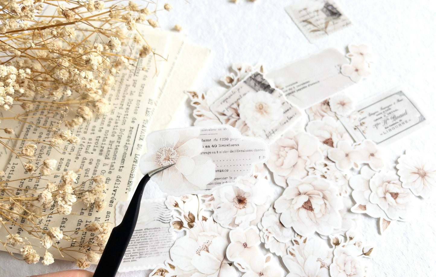 Floral sticker flakes: White blooms collection (Set of 30)