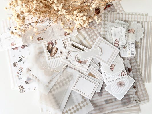 Journaling paper & sticker set: Little delights (58 pieces)