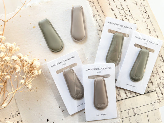 Magnetic bookmarks: Spring cottage