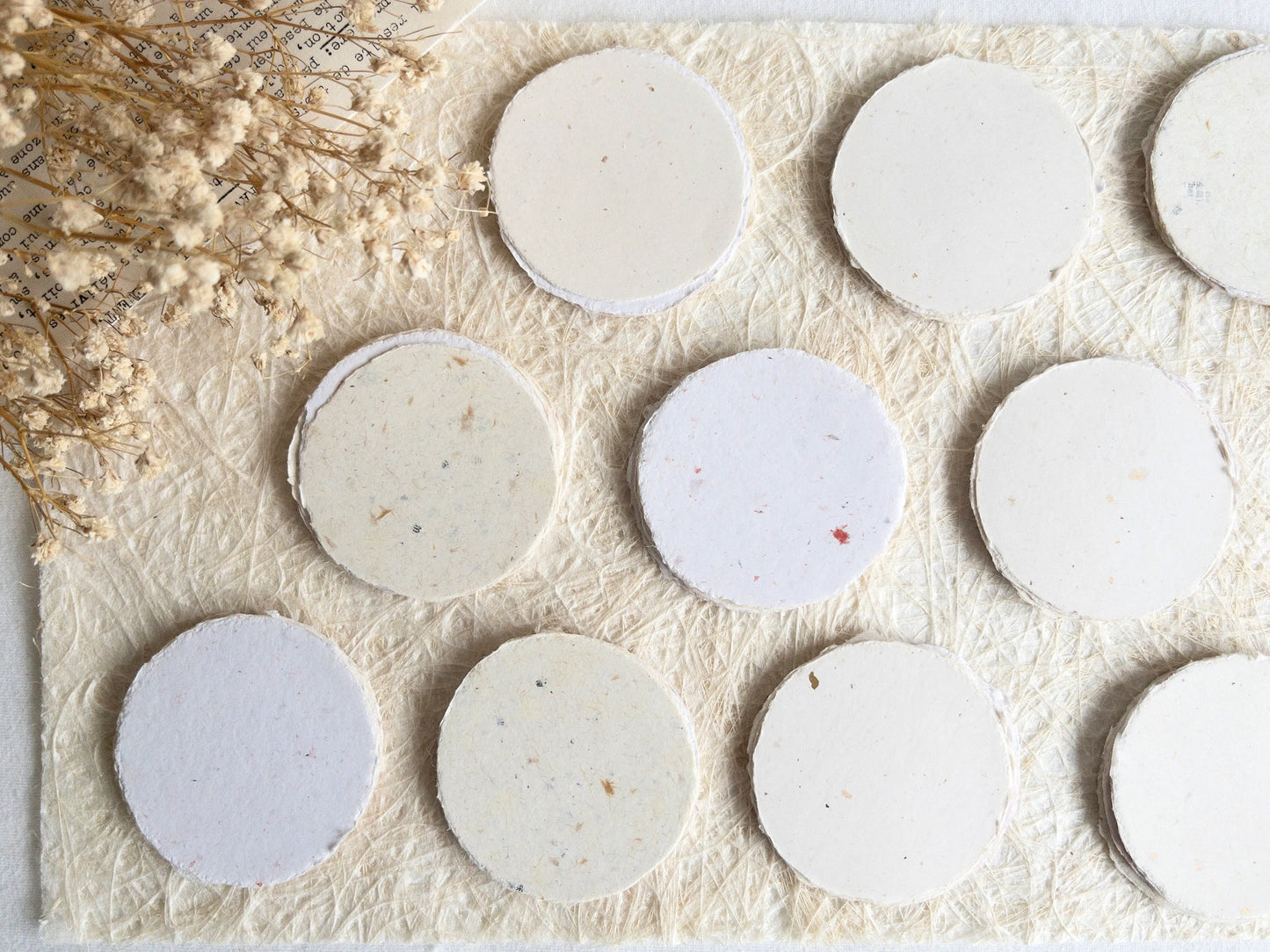 Handmade paper circles by Sahl Papier (cikitacikii) - Set of 10