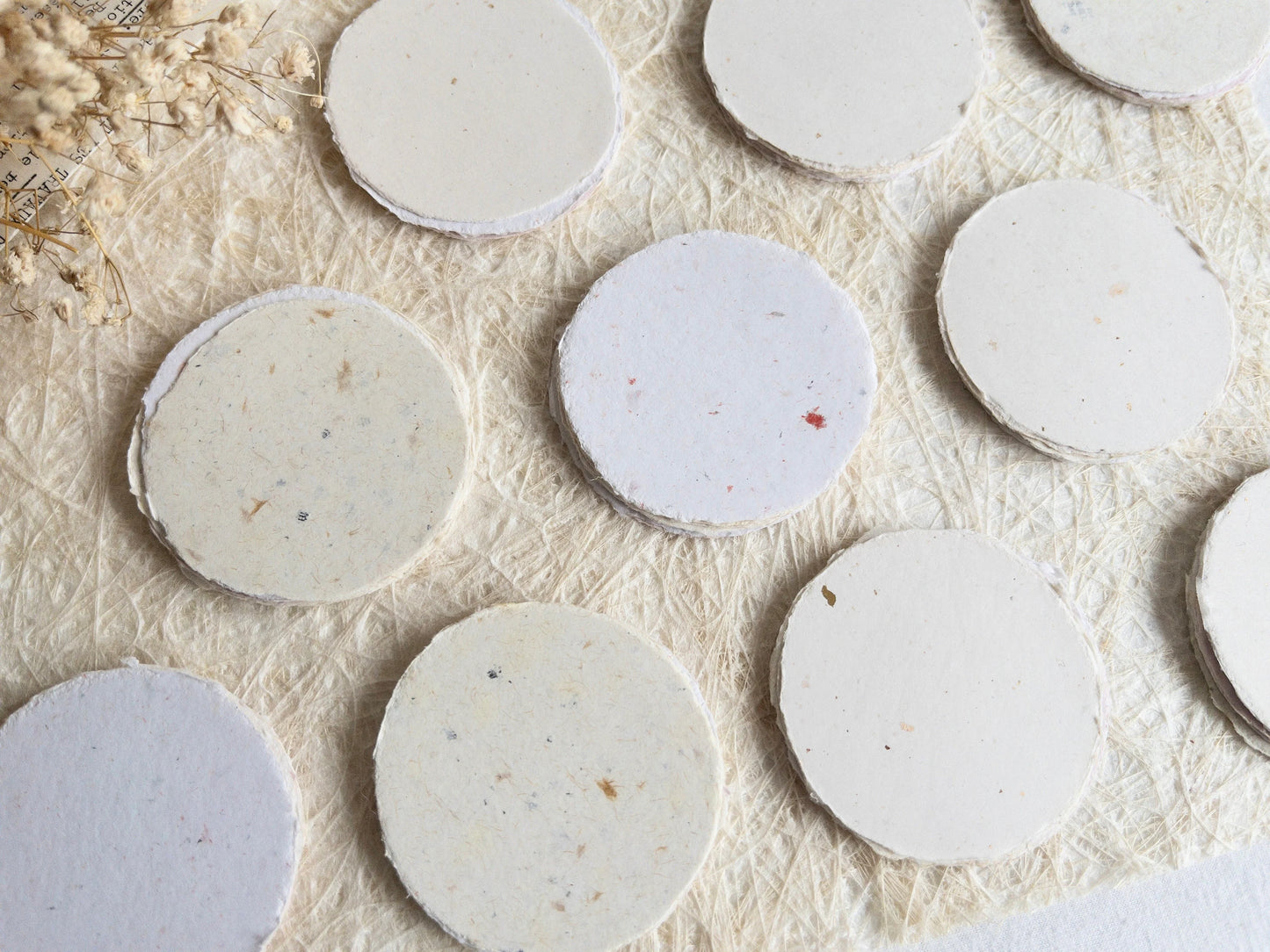 Handmade paper circles by Sahl Papier (cikitacikii) - Set of 10