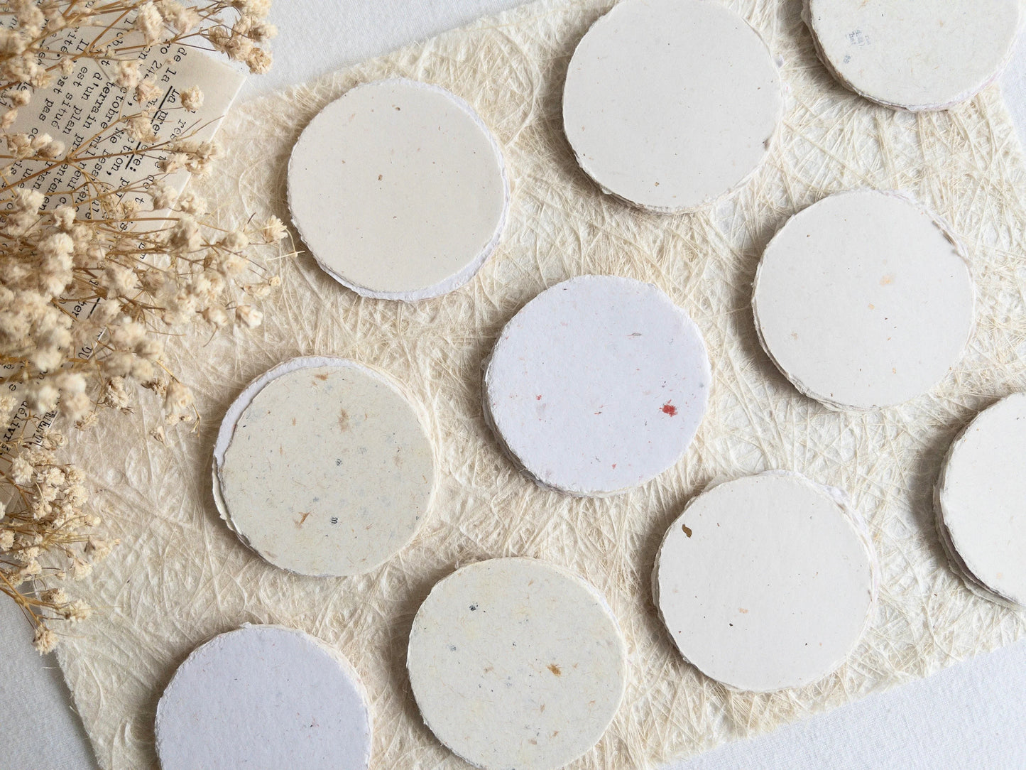Handmade paper circles by Sahl Papier (cikitacikii) - Set of 10